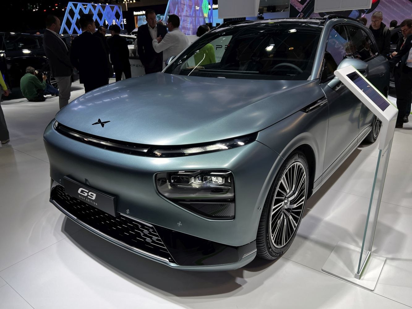 Sleek front design with integrated LED light bar and quad headlamps