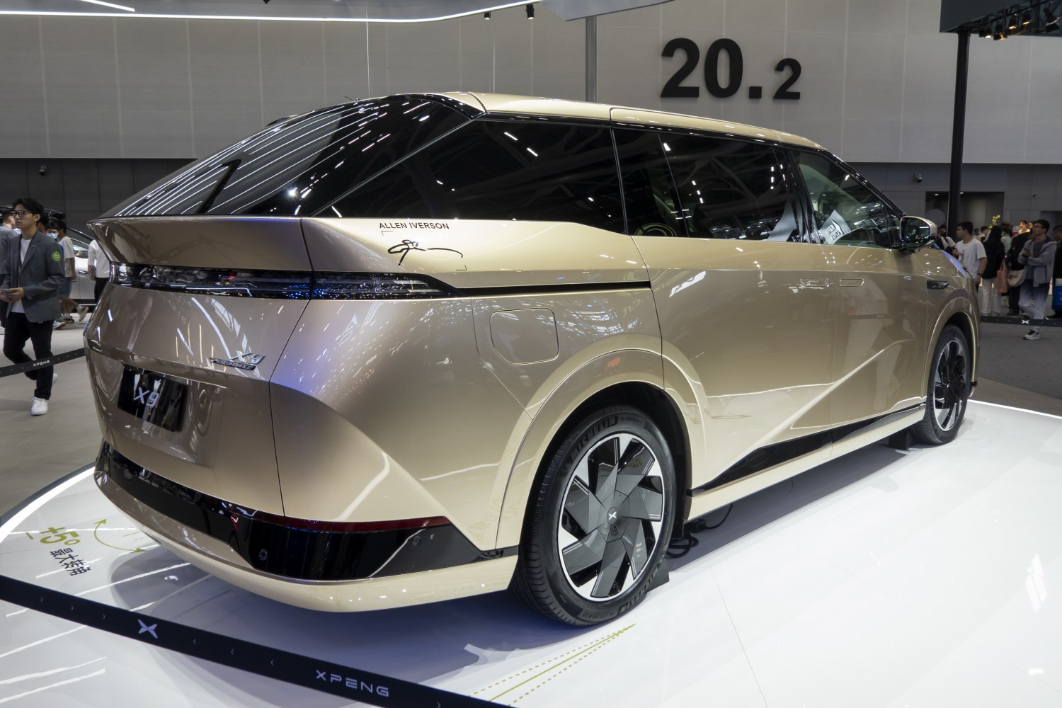 3/4 rear-right view