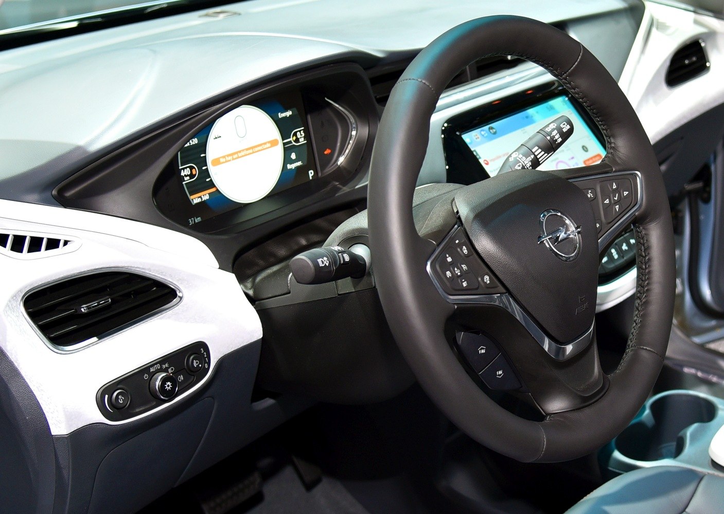 Digital dashboard and multifunction steering wheel with control buttons