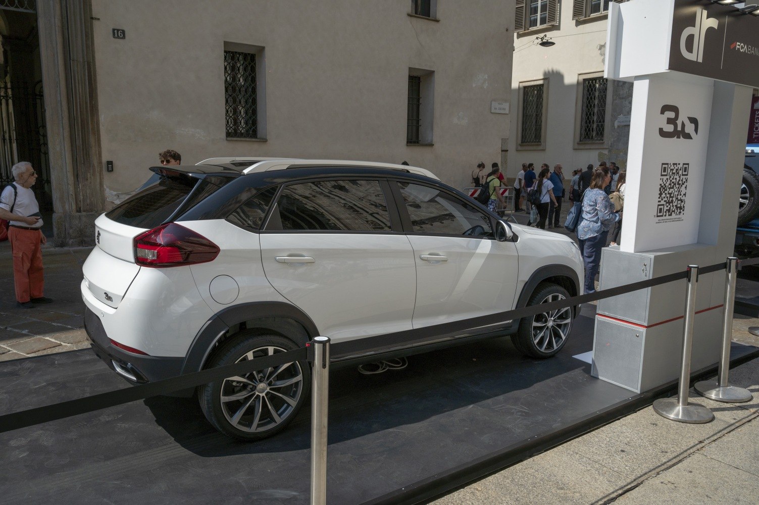 3/4 rear-right view