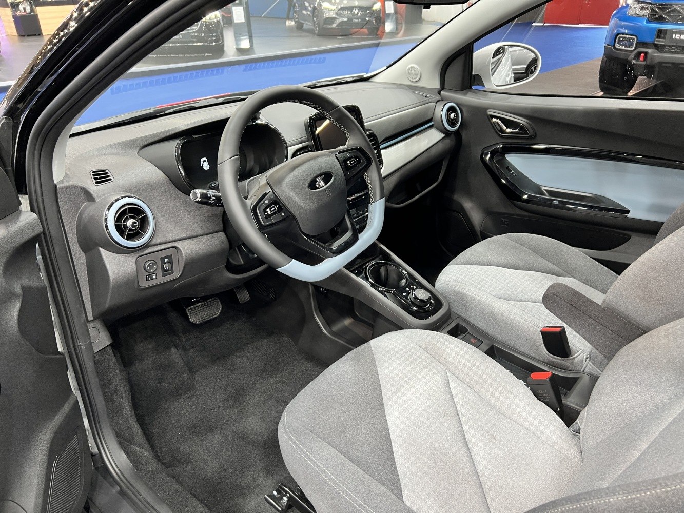 Modern dashboard and multifunction steering wheel with front seats