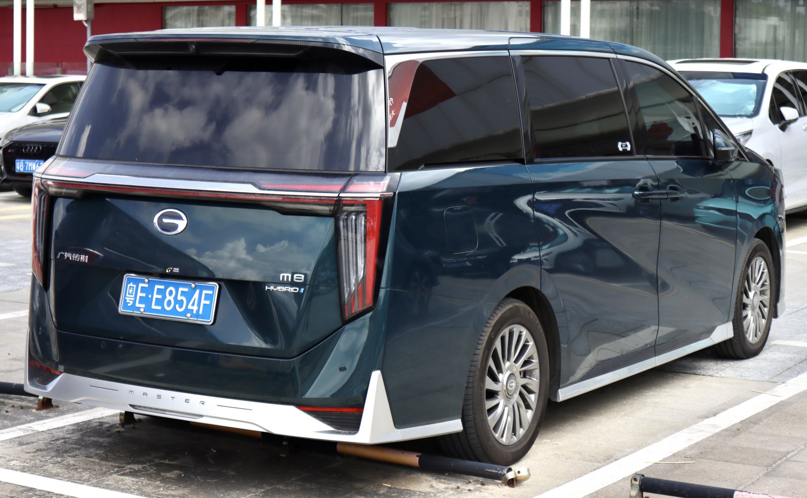 3/4 rear-right view