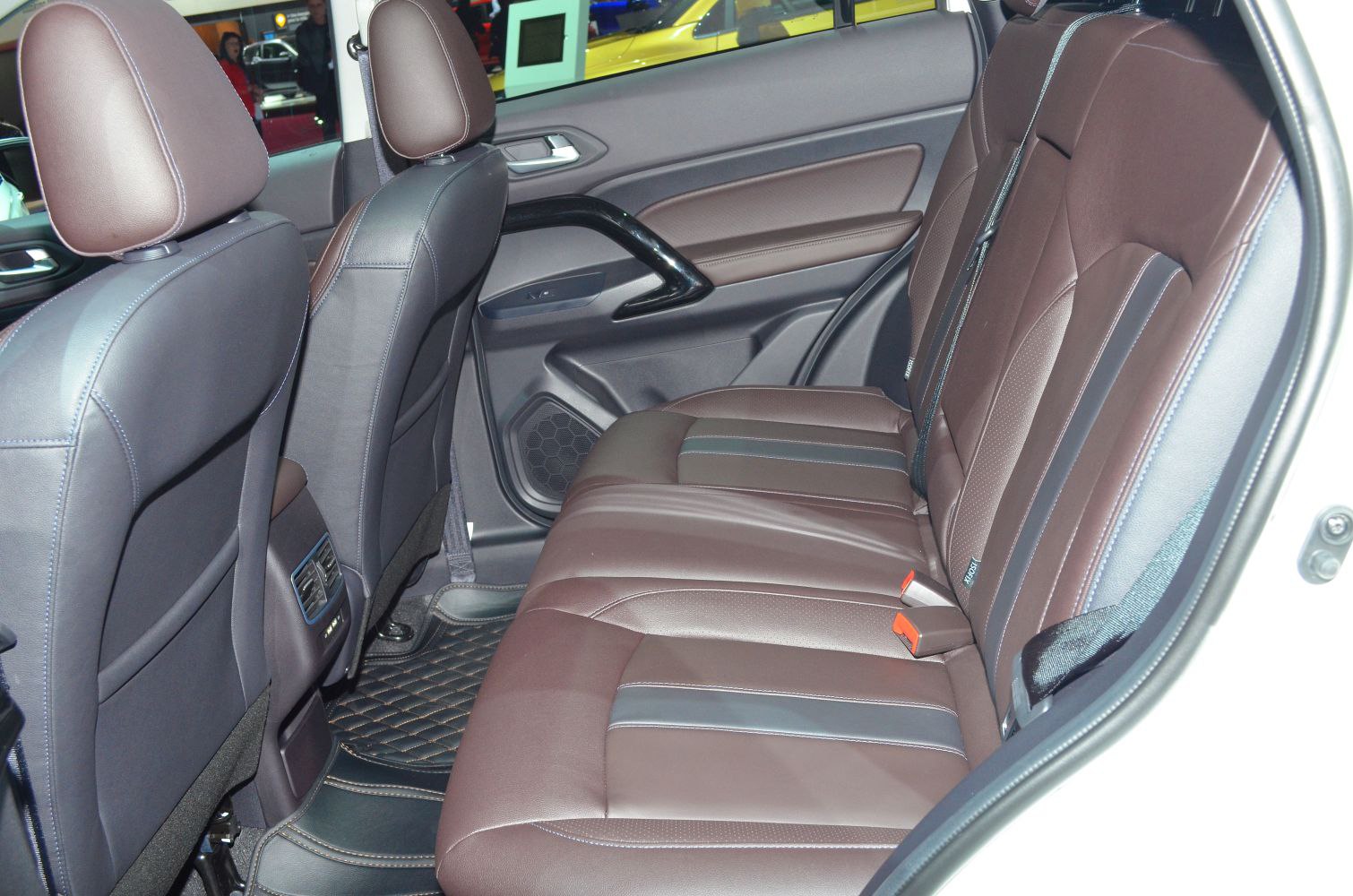 Leather rear seating with contrasting stitching and spacious legroom