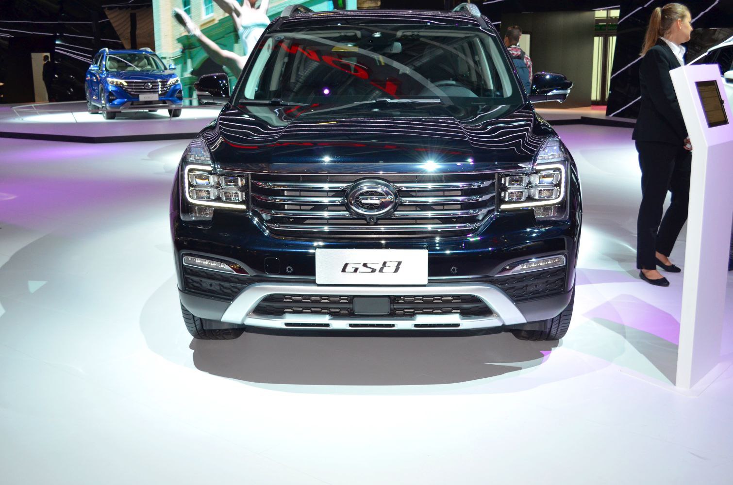 Front view with LED headlights and chrome grille