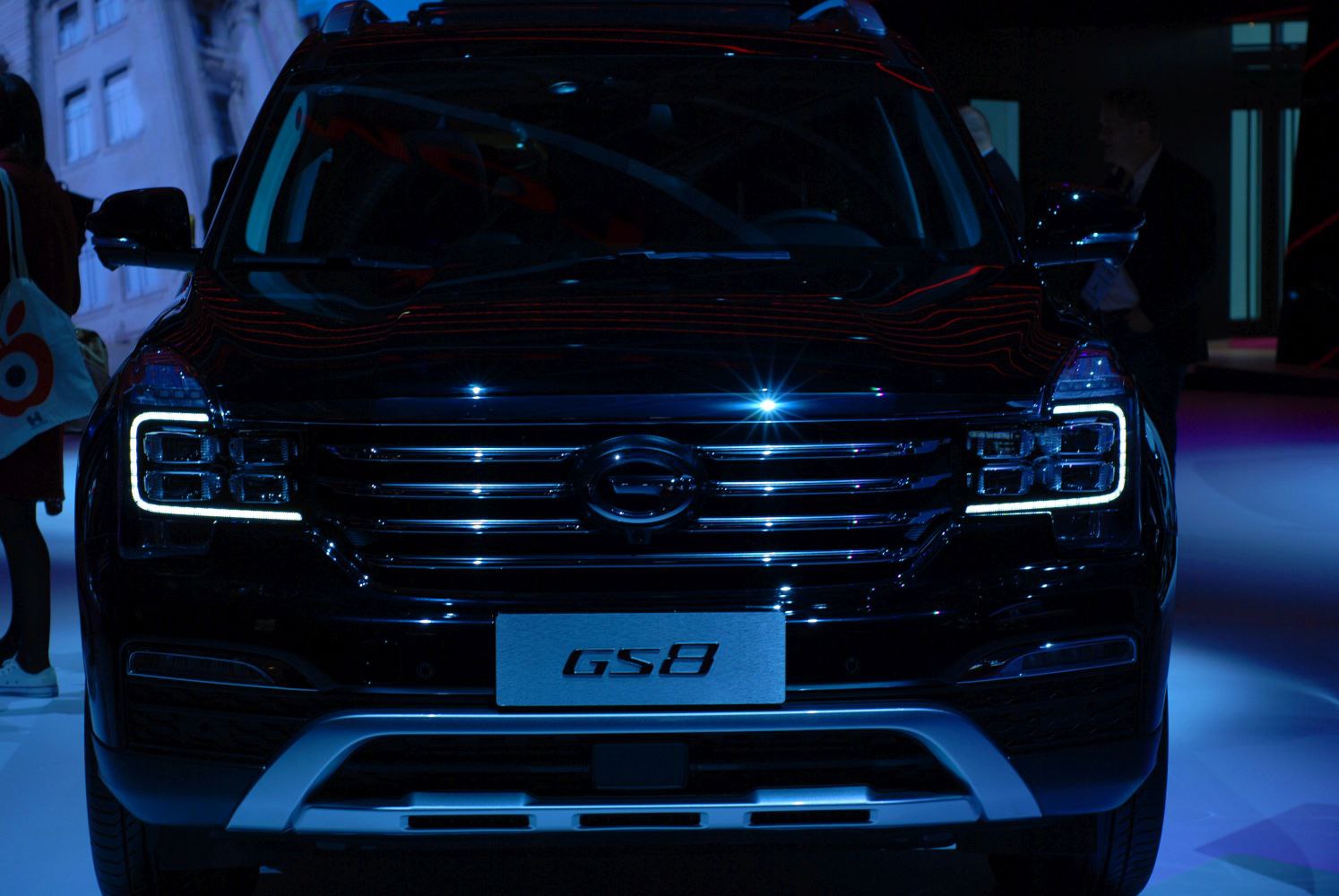 Front view with LED headlights and chrome grille