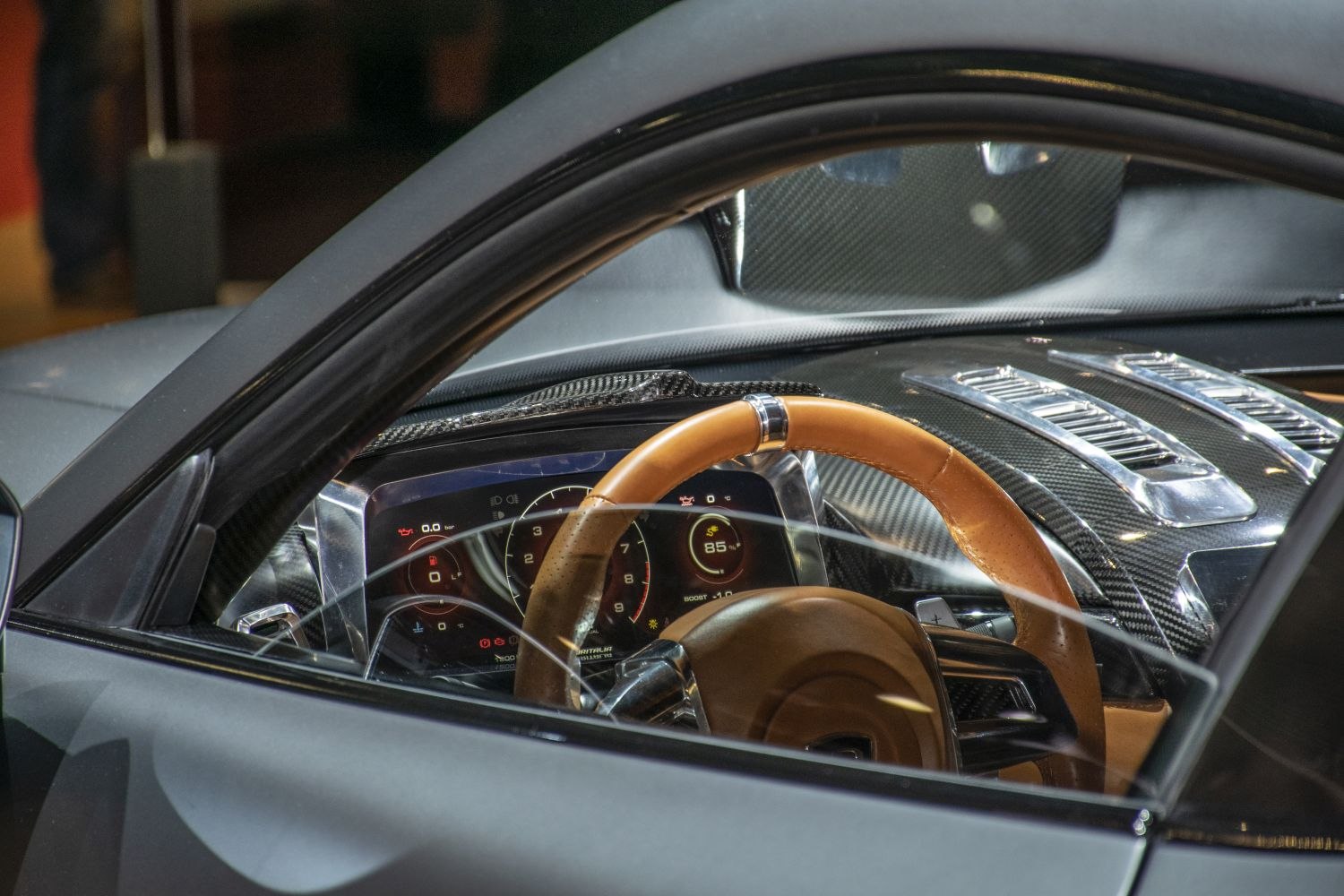 Leather steering wheel and digital instrument cluster