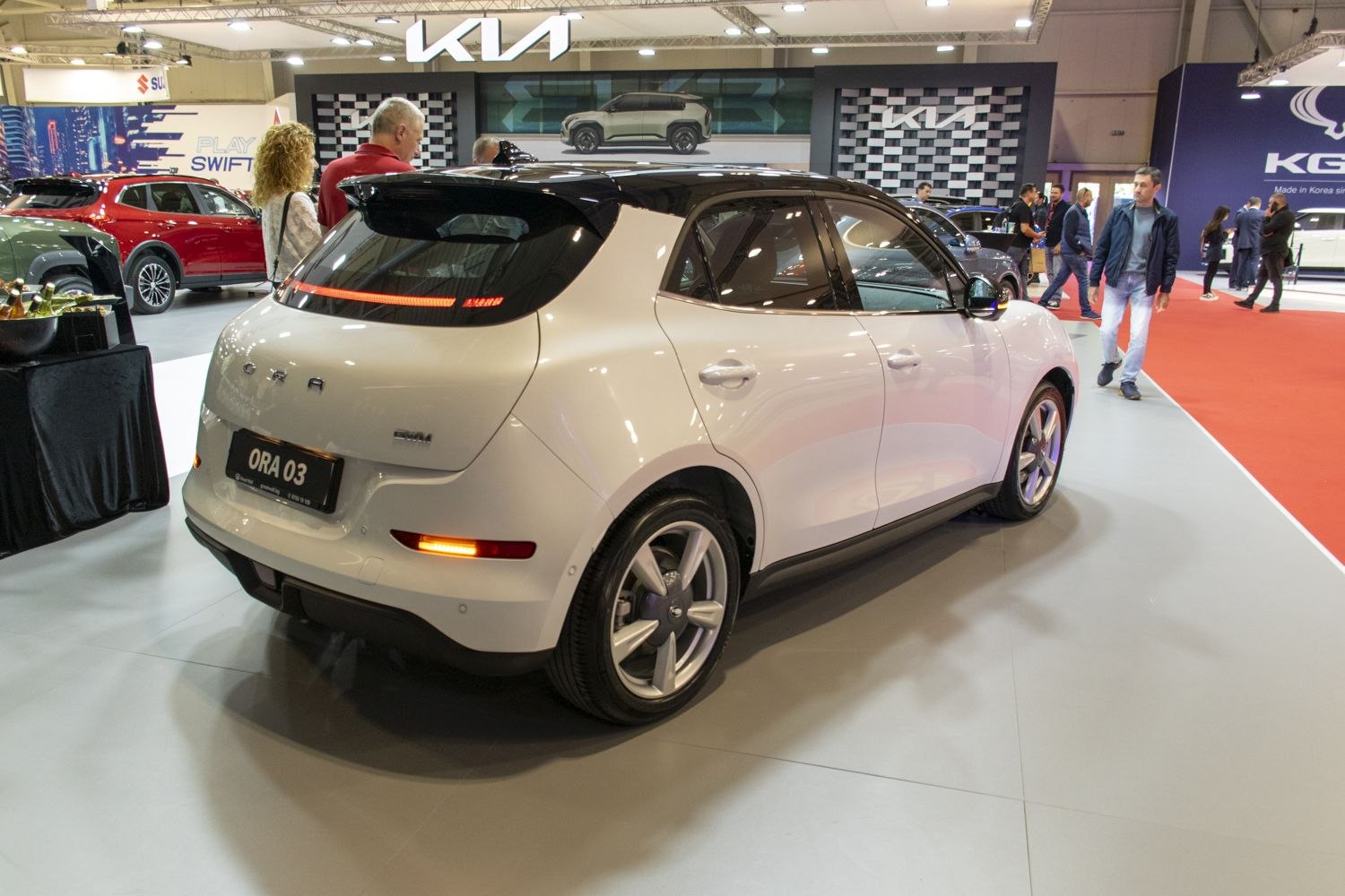 Compact hatchback with LED rear light bar and two-tone roof design