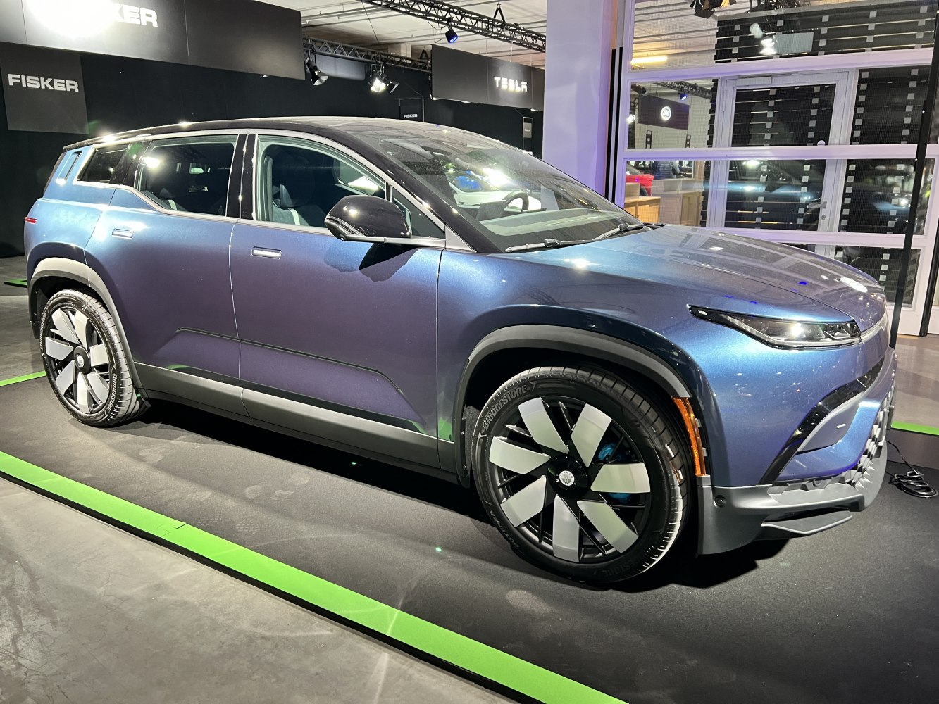 Modern SUV with distinctive alloy wheels and slim LED headlights