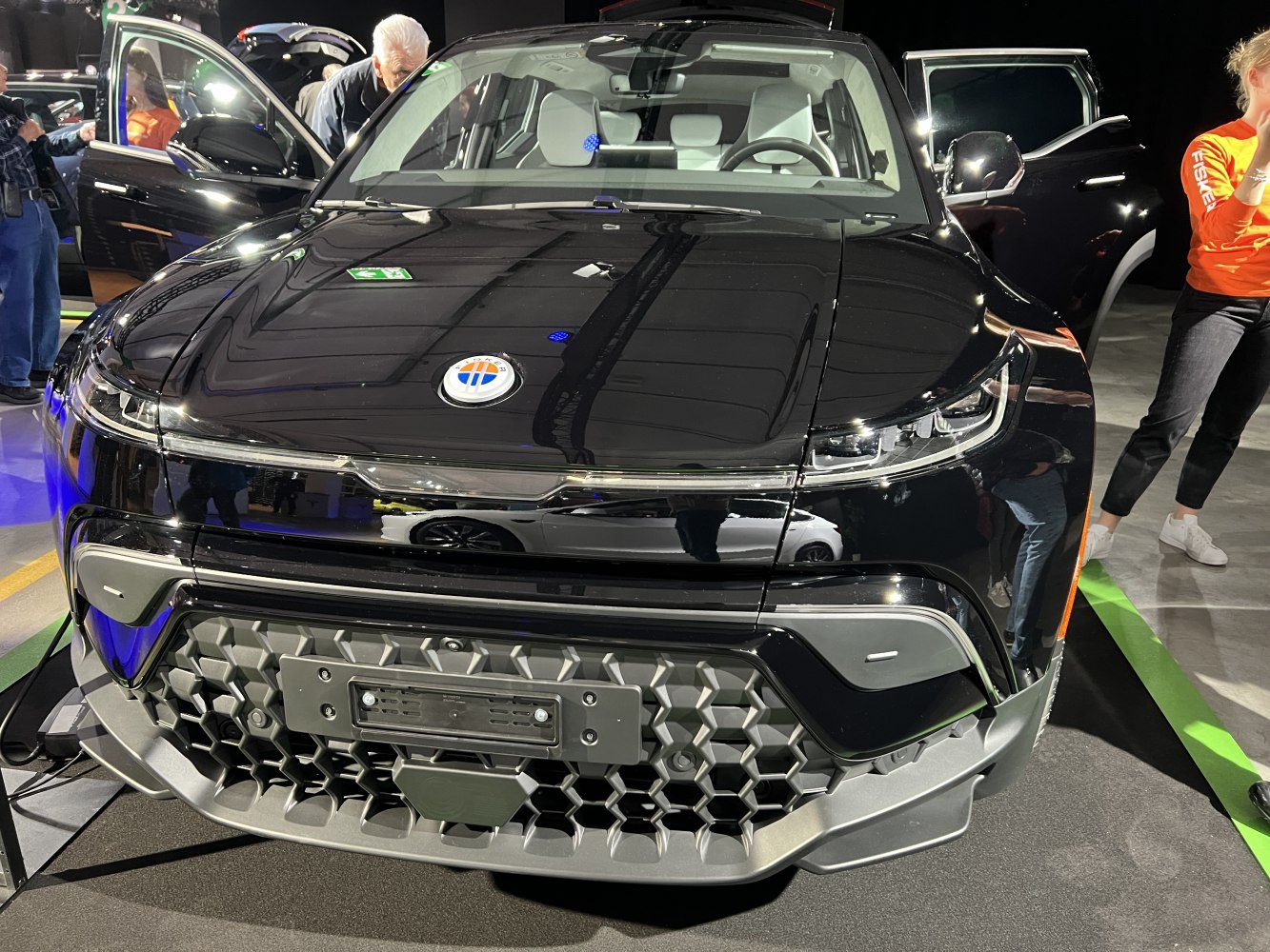 Front view with distinctive grille and LED headlights