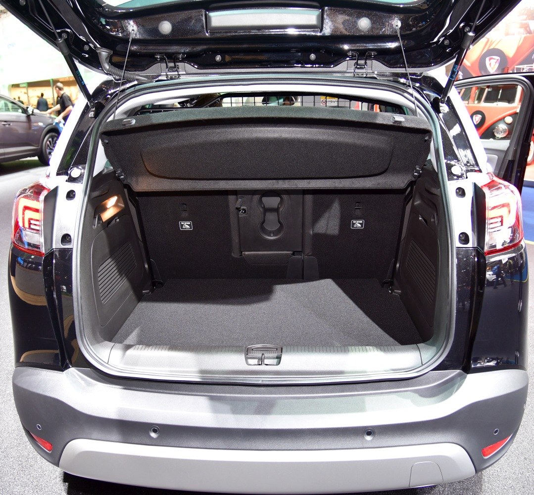 Open rear trunk with foldable rear seats and cargo cover