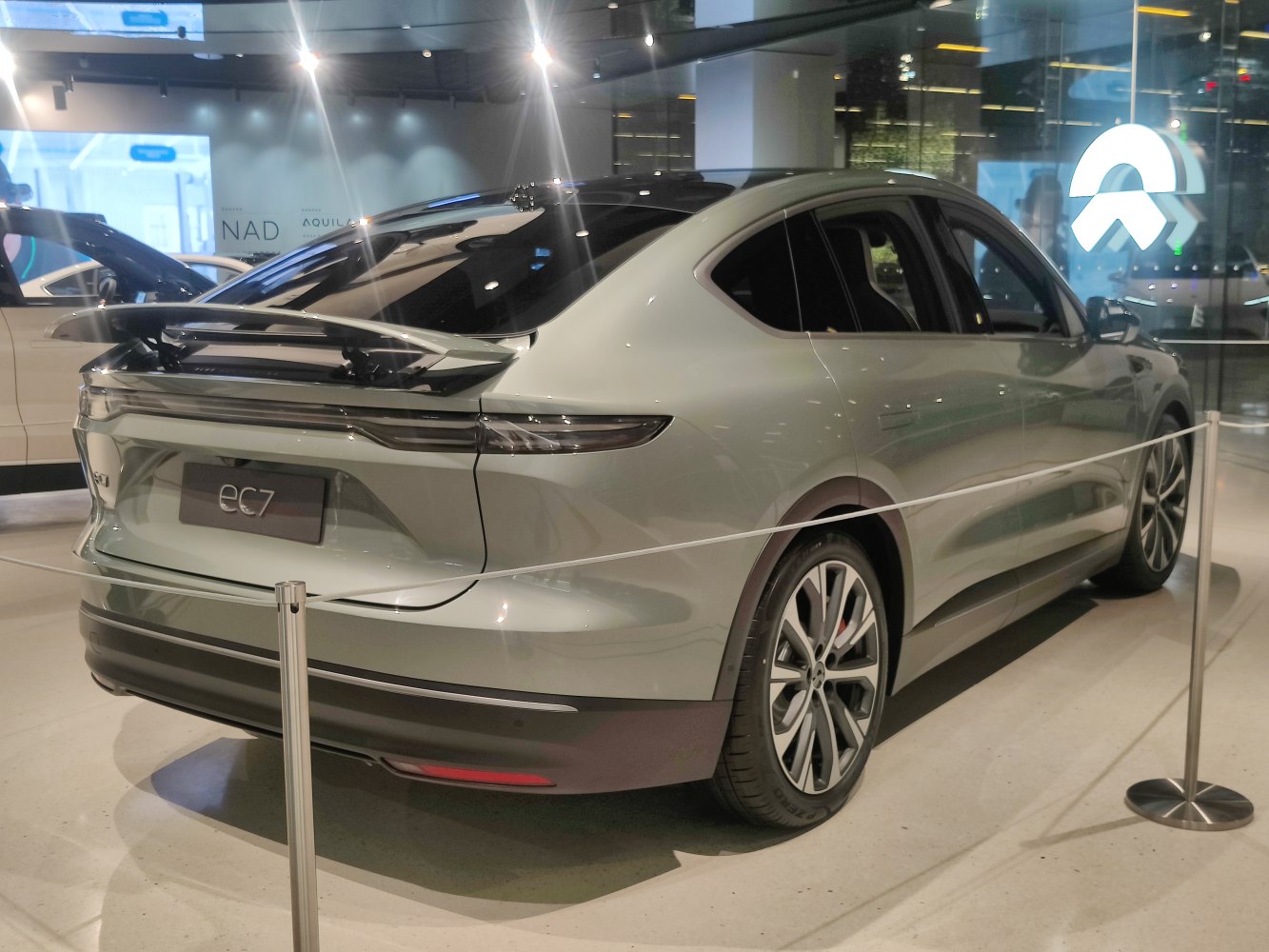 3/4 rear-right view