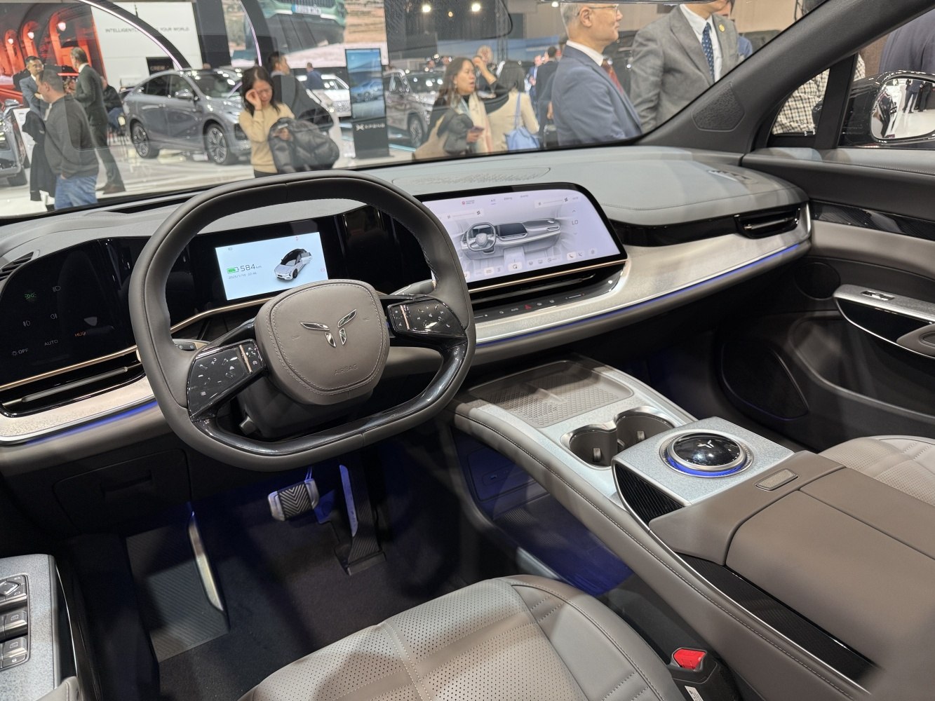 Digital dashboard and widescreen infotainment display with multifunction steering wheel