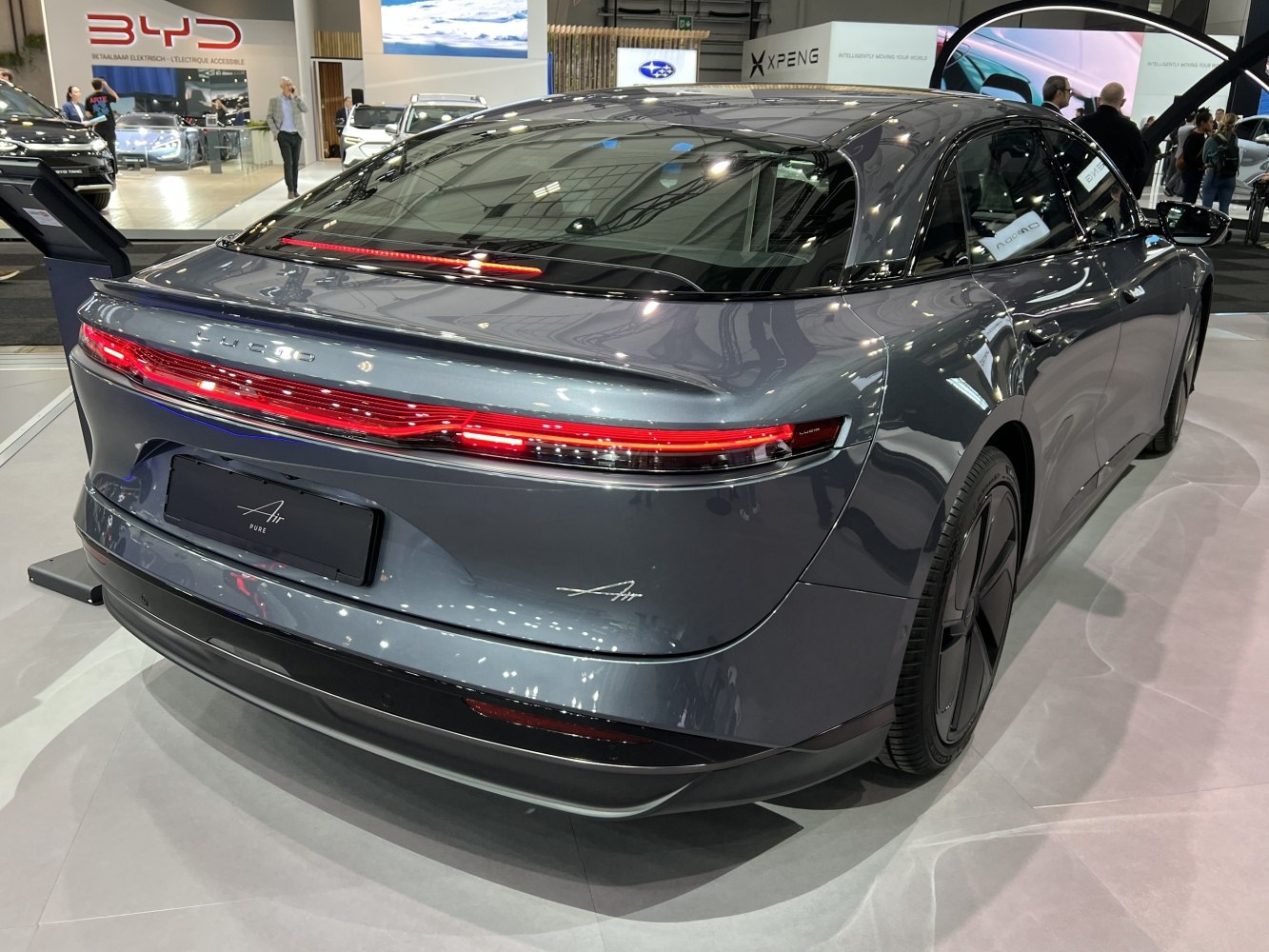Rear view with continuous LED light bar and sleek aerodynamic shape
