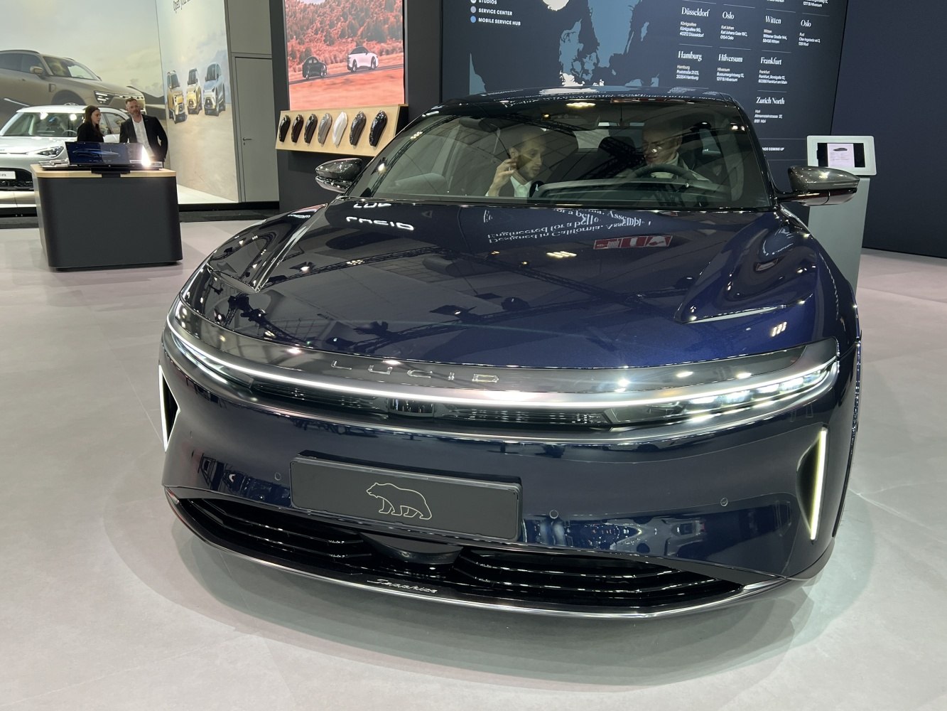 Front view with LED light bar and aerodynamic hood lines