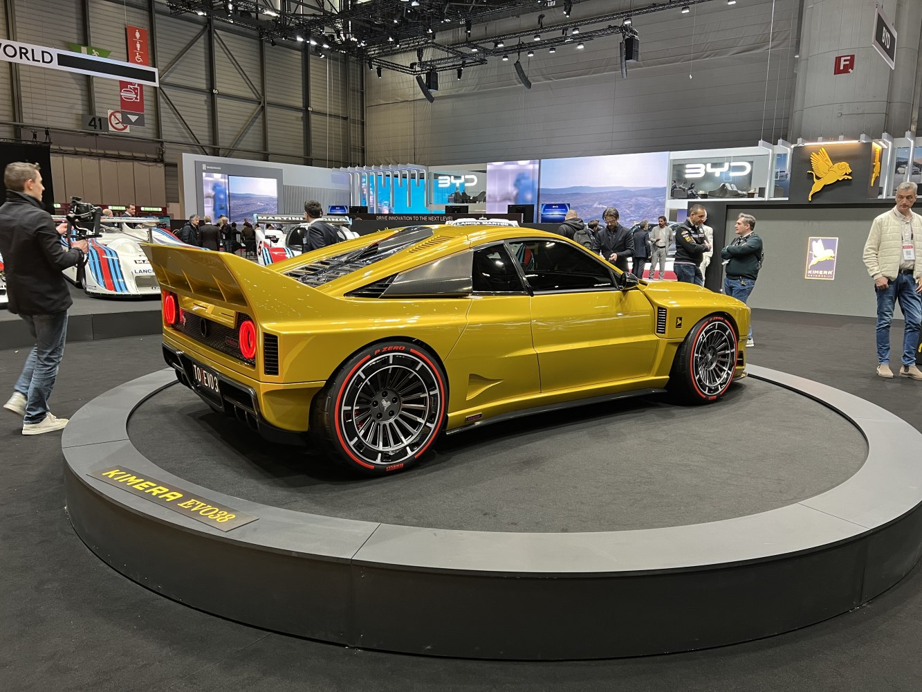 3/4 rear-left view