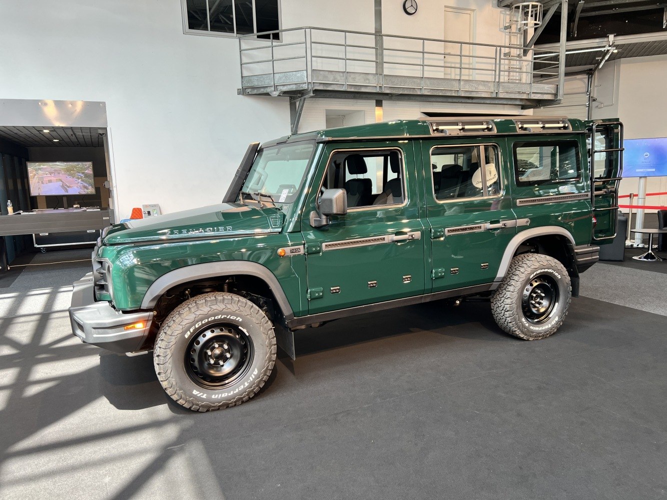 3/4 front-left view