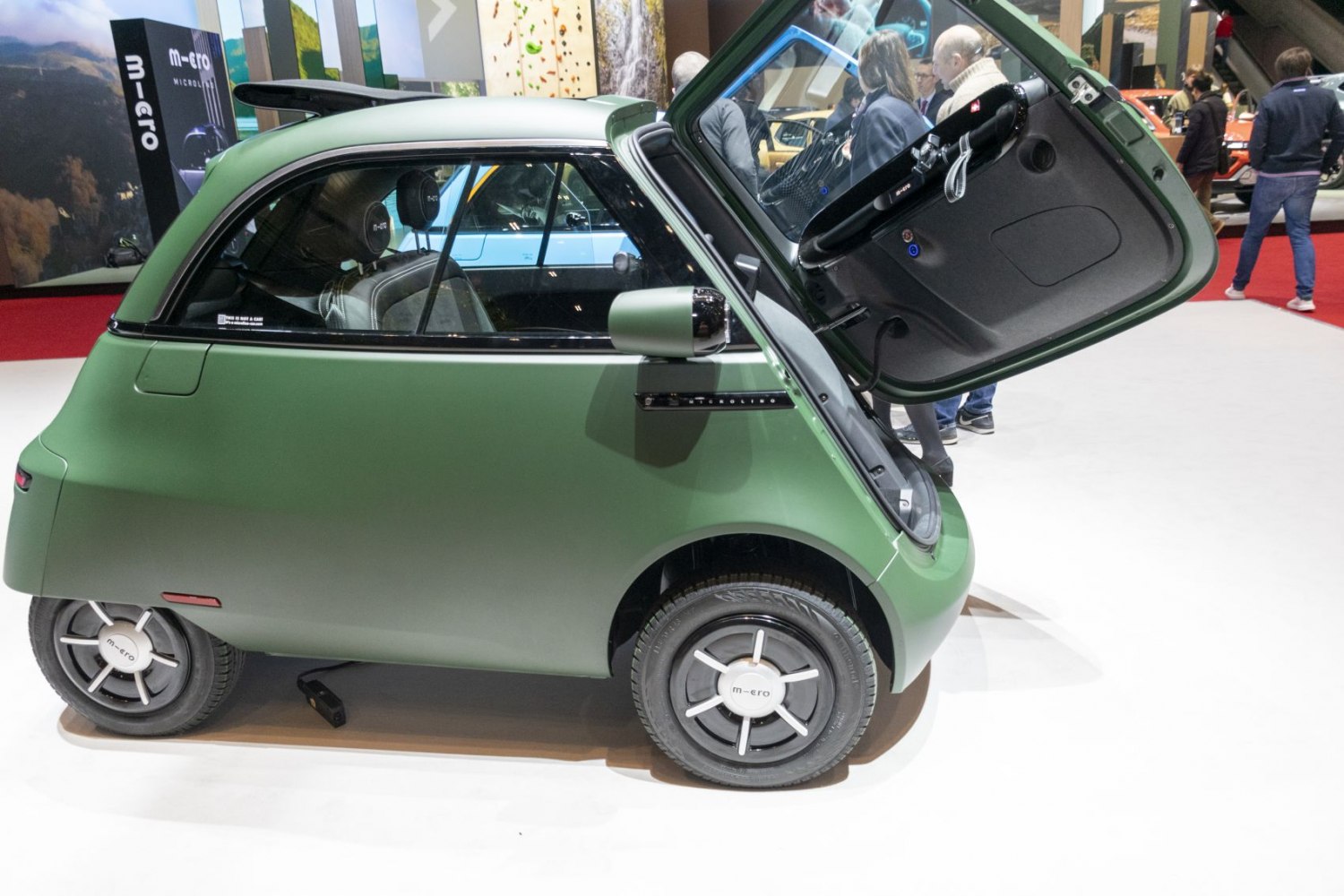 3/4 front-right view