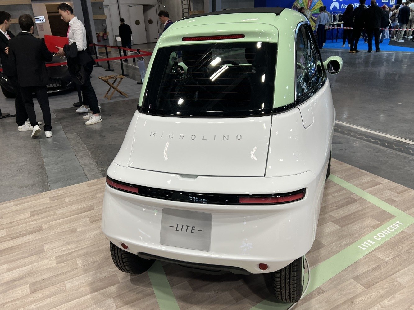 3/4 rear-right view