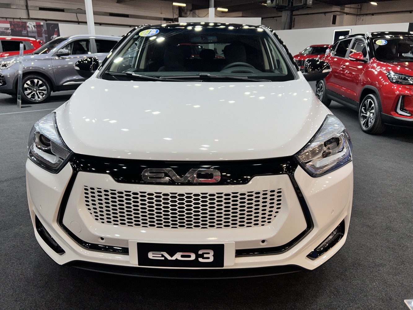 Honeycomb grille and angular LED headlights in front view