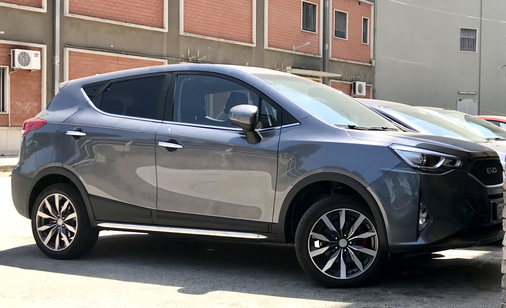 Sleek side profile and modern alloy wheels
