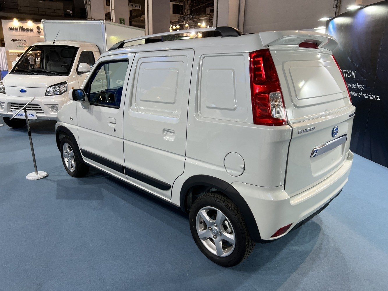 3/4 rear-left view