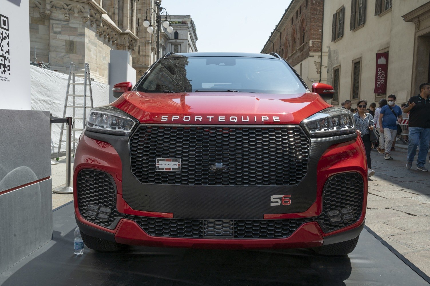 Bold front grille with integrated LED headlights on a modern SUV