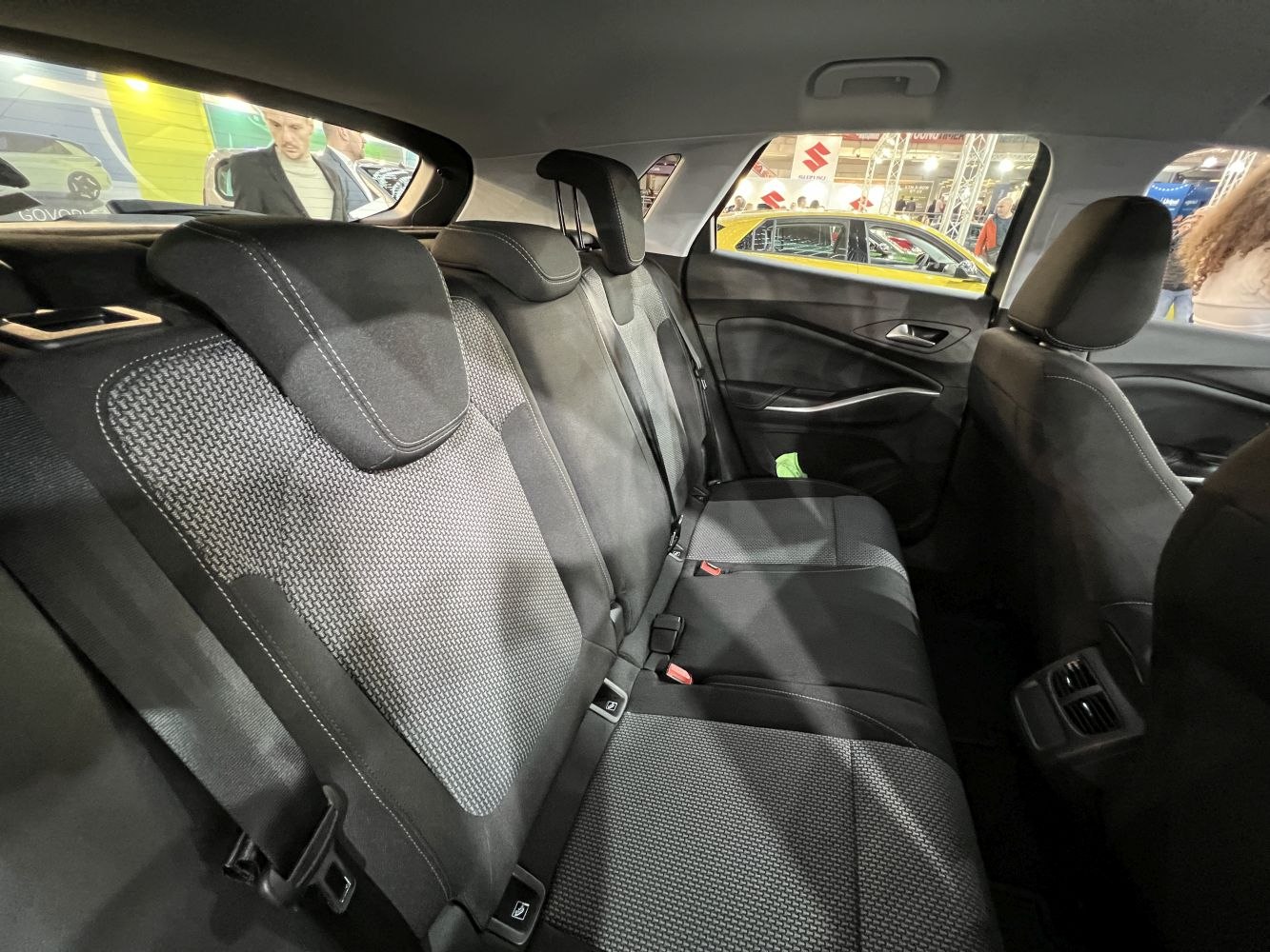 Rear passenger seats upholstery and interior design