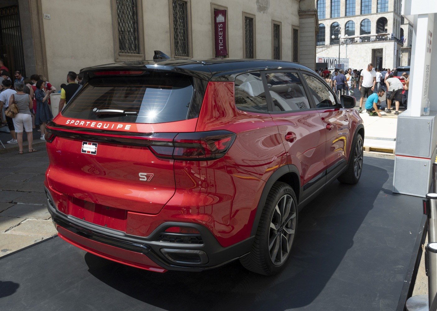 Rear view of SUV with sleek tail lights and black roof contrast