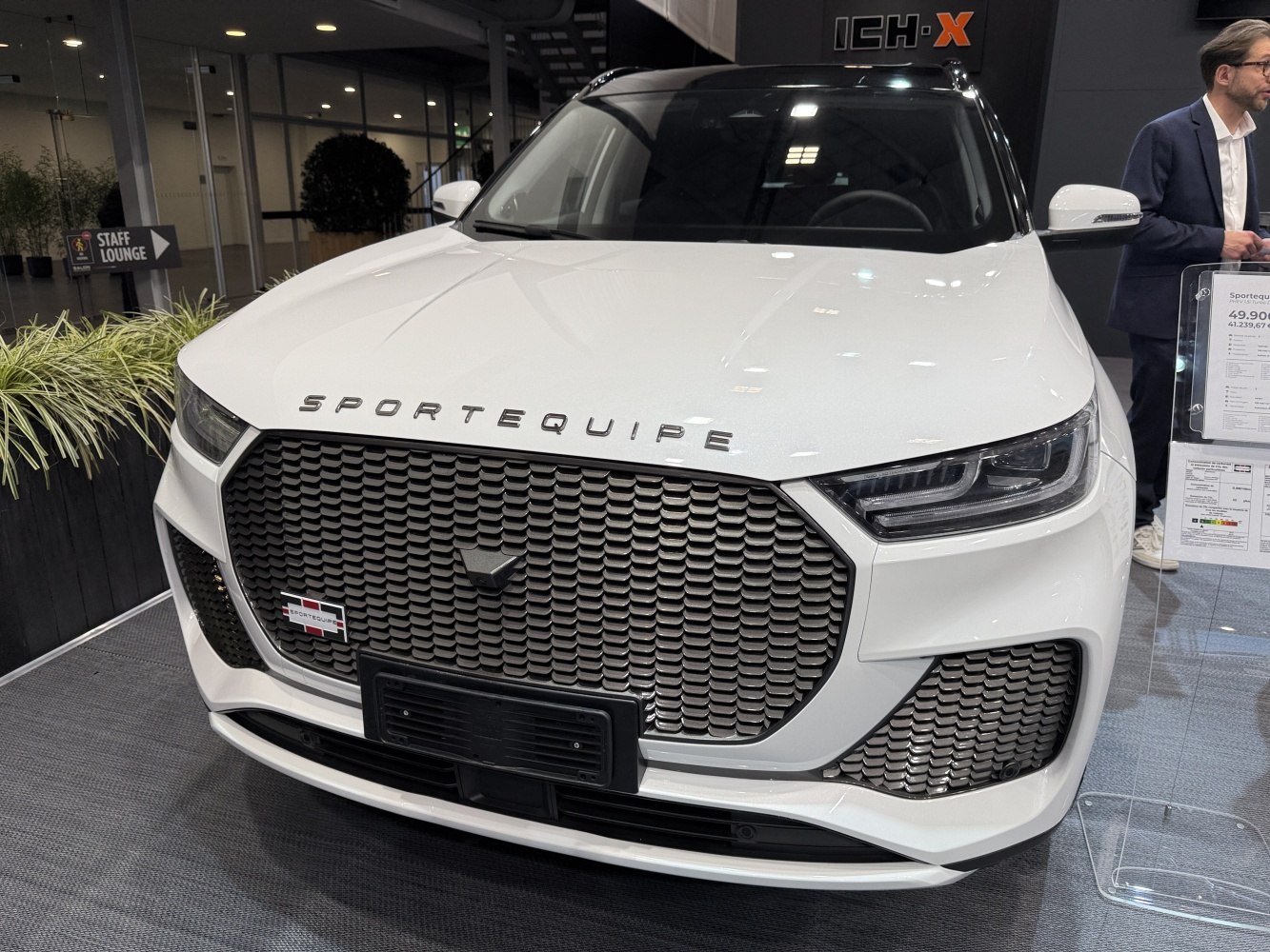 Hexagonal grille and sleek LED headlights front view