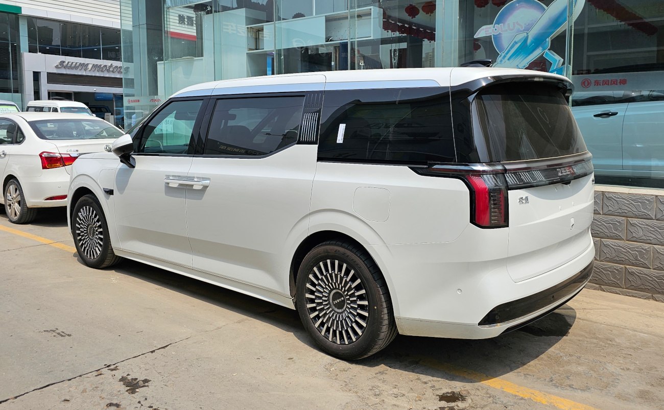 3/4 rear-left view