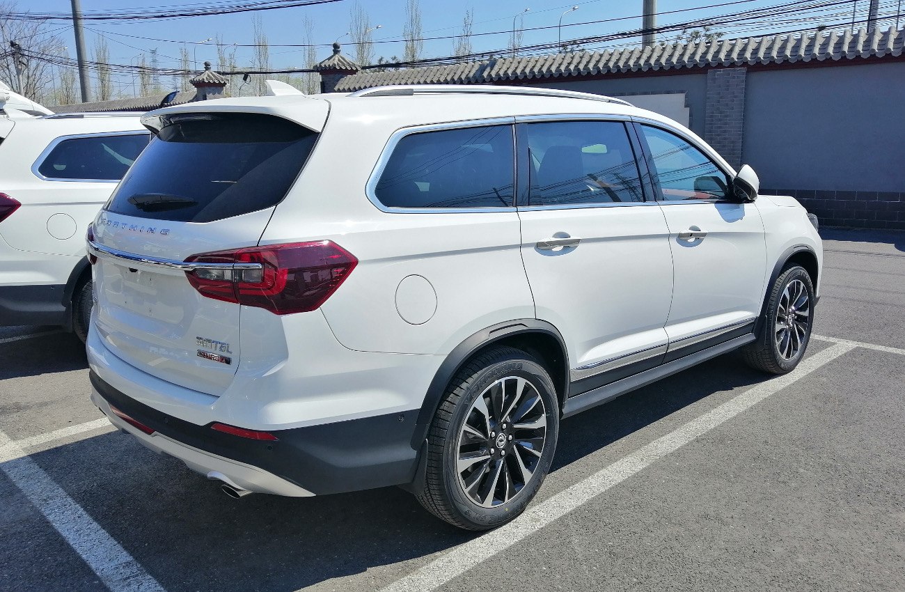 3/4 rear-right view