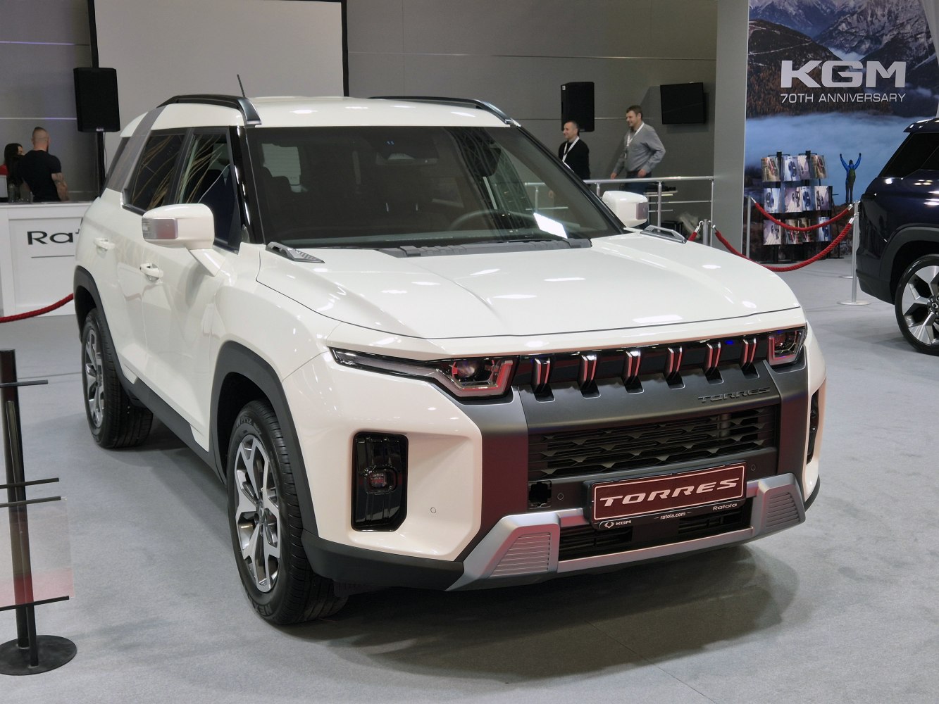 Bold front grille with vertical slats and sleek LED headlights