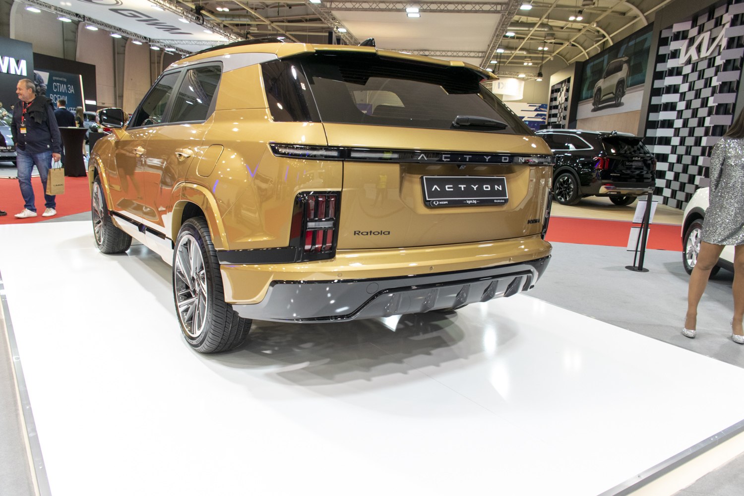 3/4 rear-left view