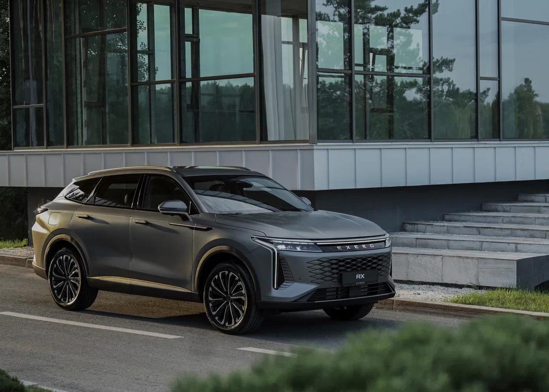 Front view of SUV with LED light signature and modern grille design