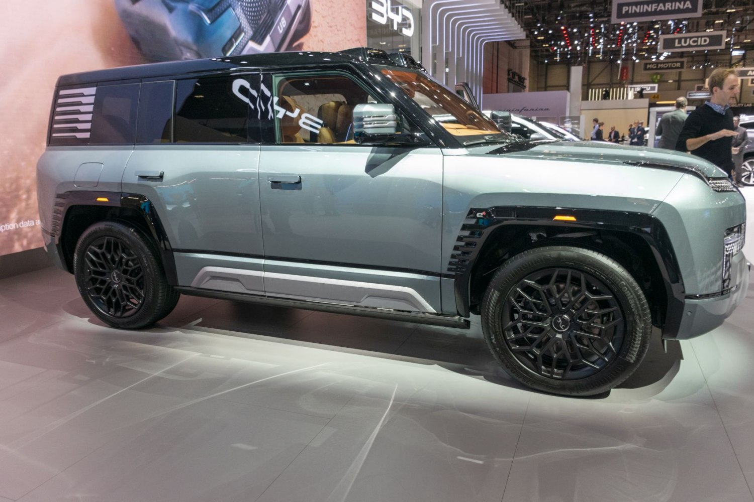 Side profile of SUV with geometric alloy wheels and sleek design