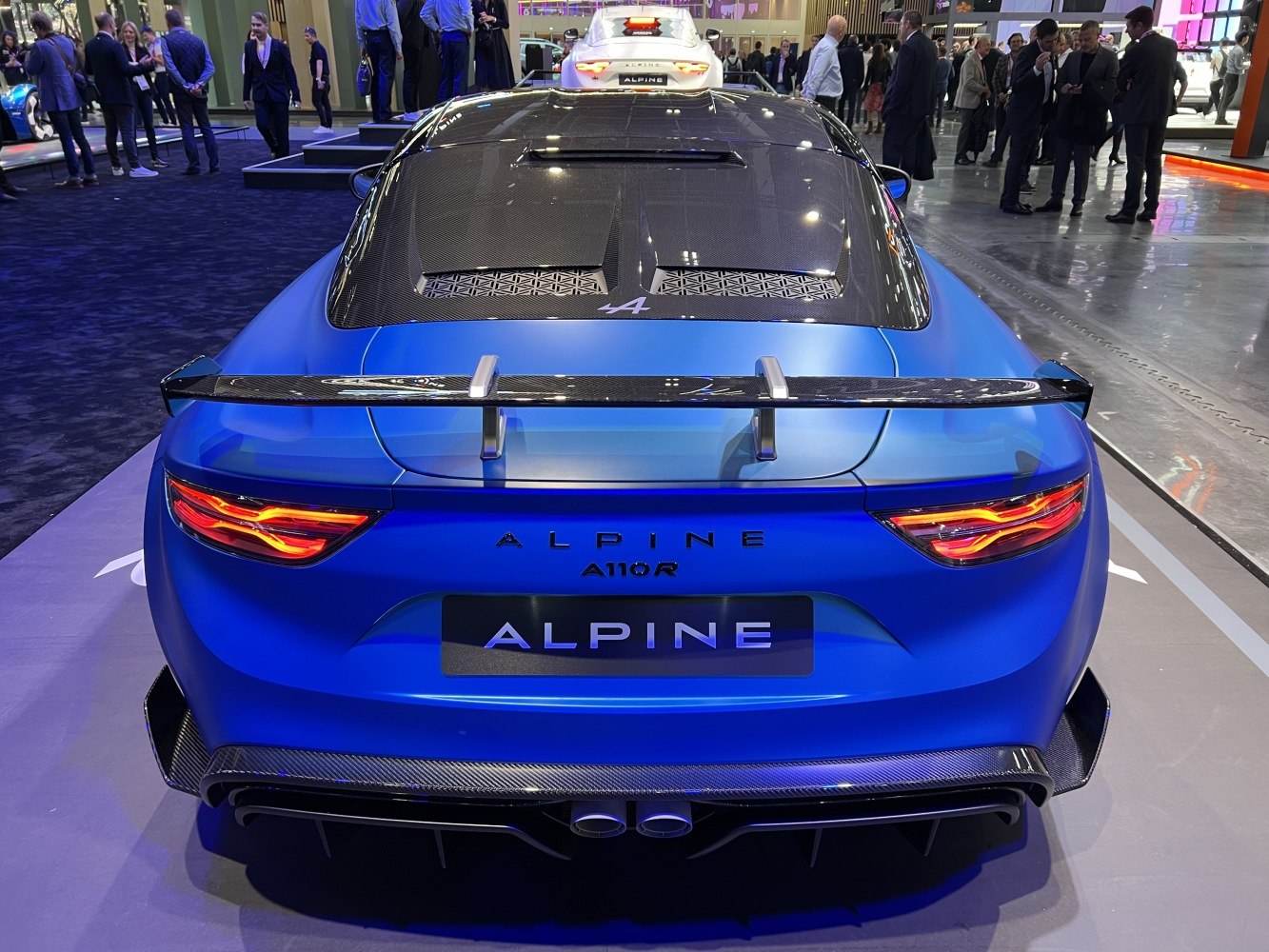 Rear view with carbon fiber spoiler and rear ventilation