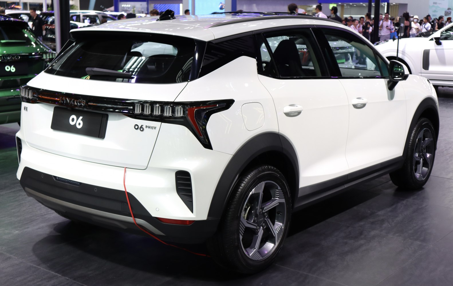 3/4 rear-right view
