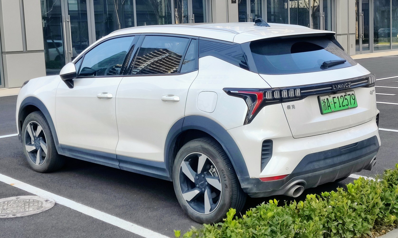 3/4 rear-left view
