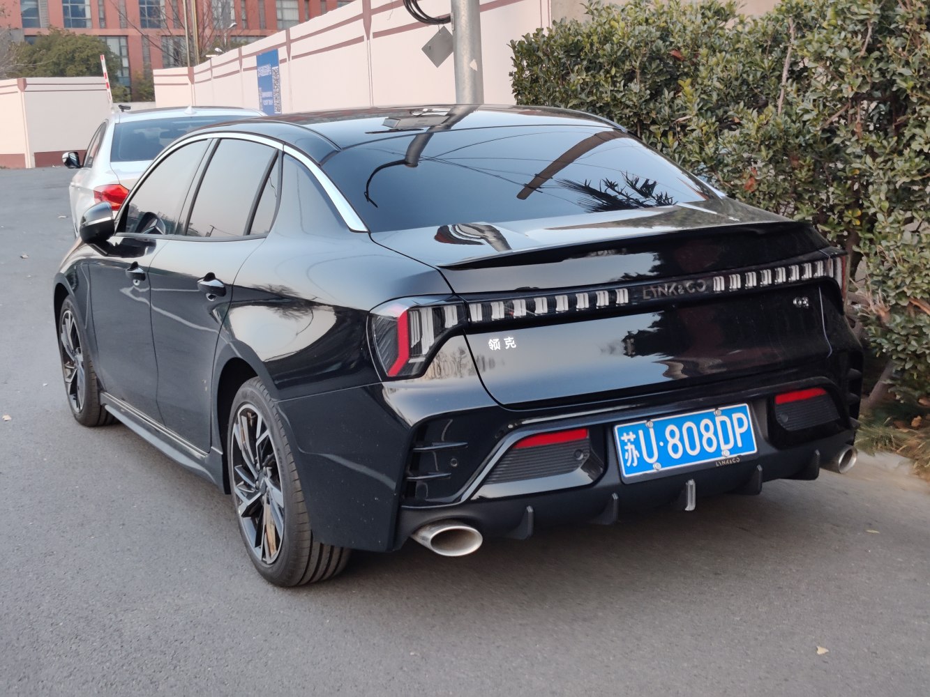 3/4 rear-left view