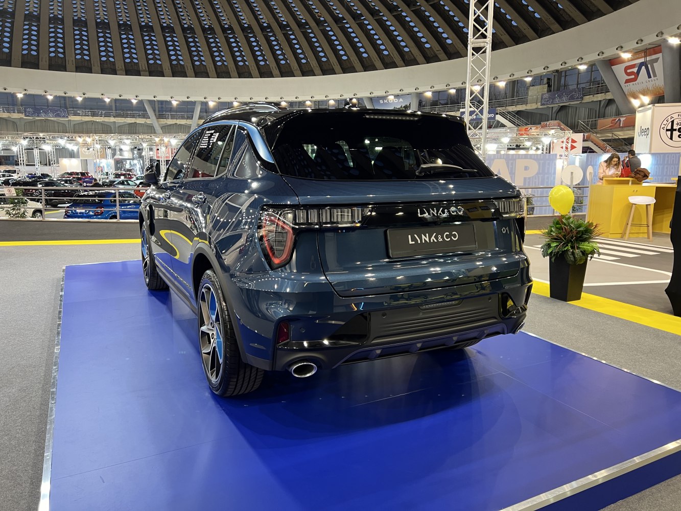 3/4 rear-left view