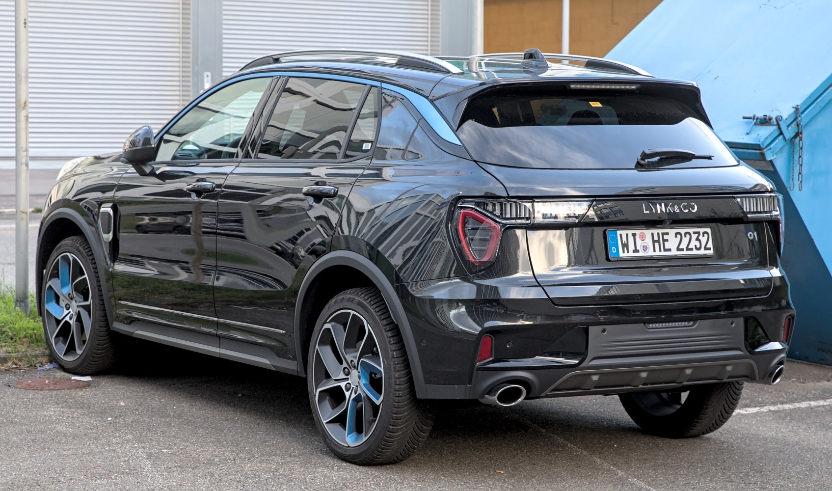 3/4 rear-left view