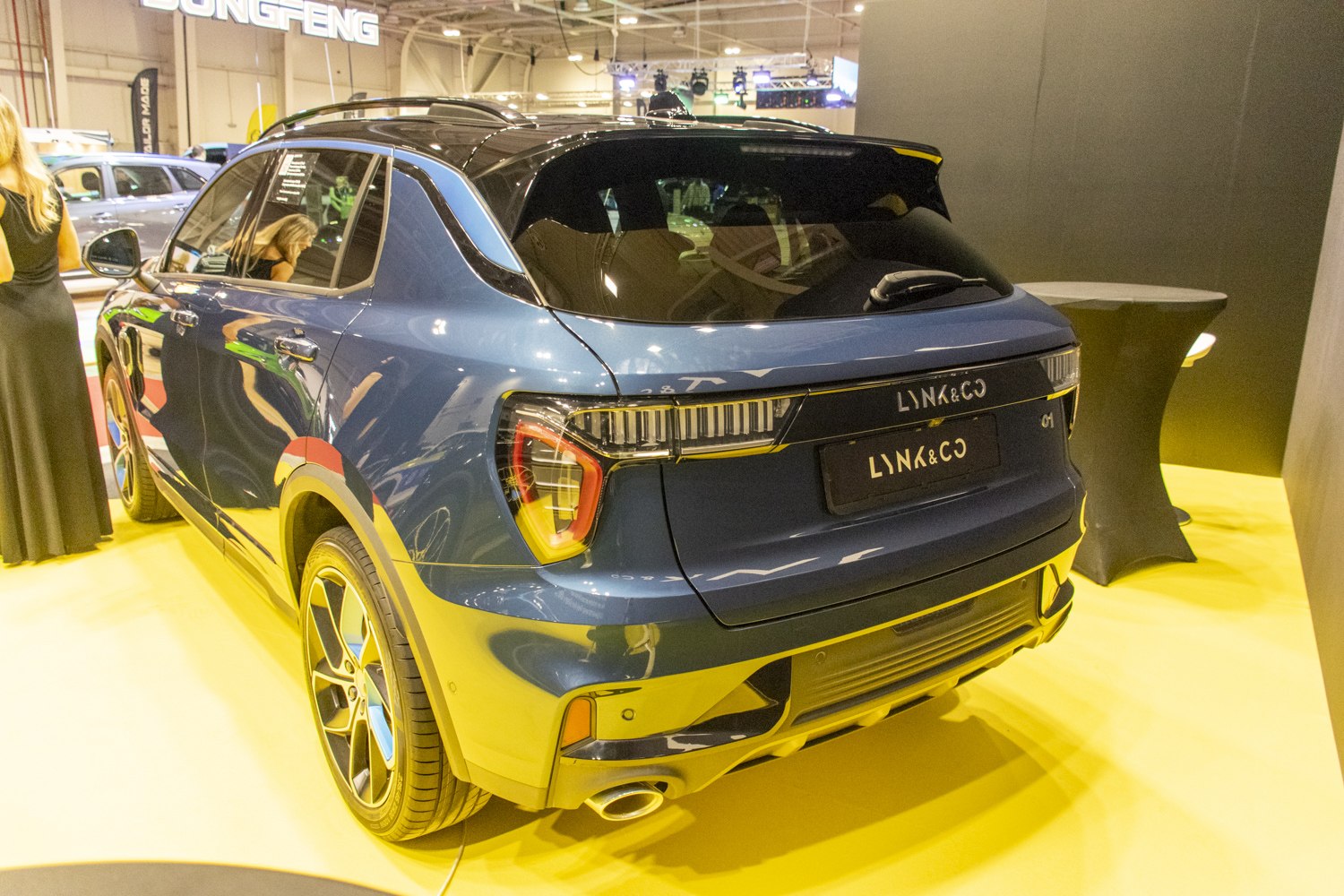 3/4 rear-left view