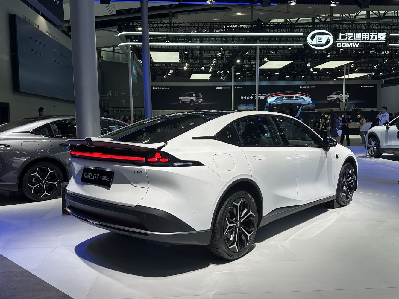 3/4 rear-right view