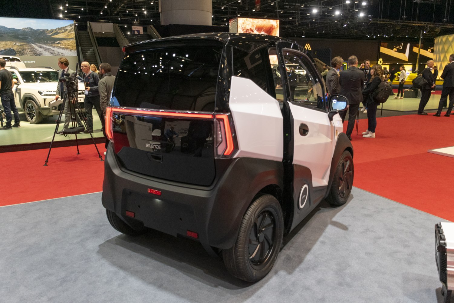 3/4 rear-left view