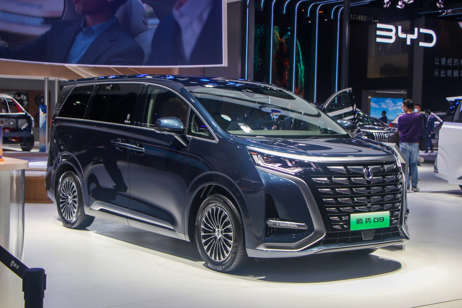 Luxury MPV with bold grille and sleek LED headlamps
