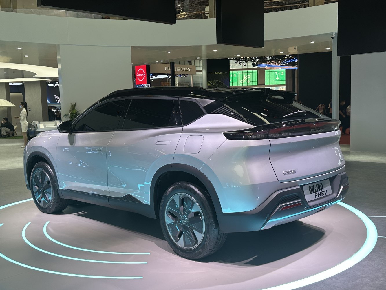3/4 rear-left view
