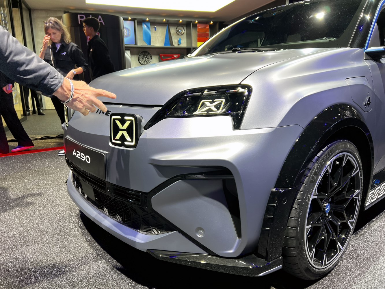 Front fascia with LED headlights and detailed alloy wheel
