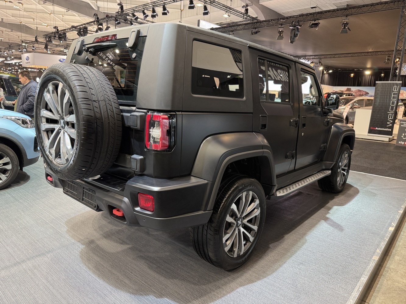 3/4 rear-right view
