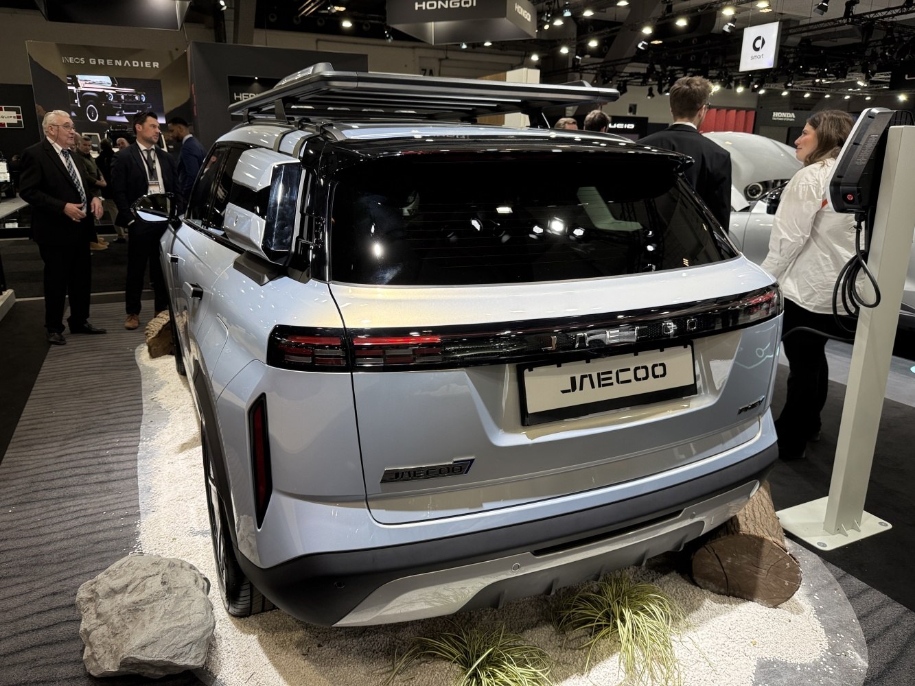 3/4 rear-left view