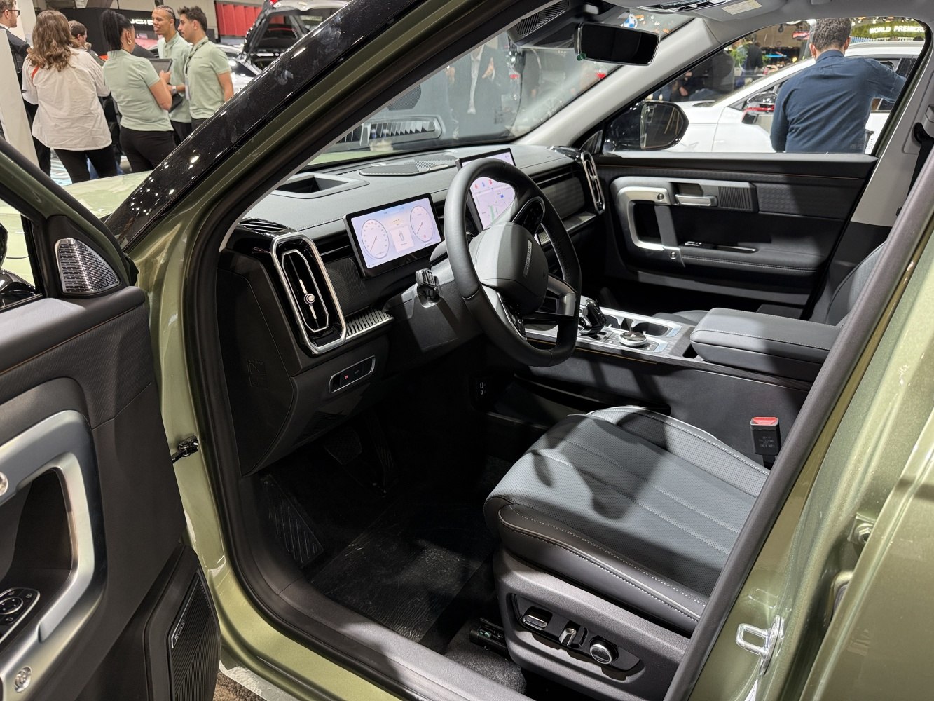Digital dashboard and ergonomic front interior seating